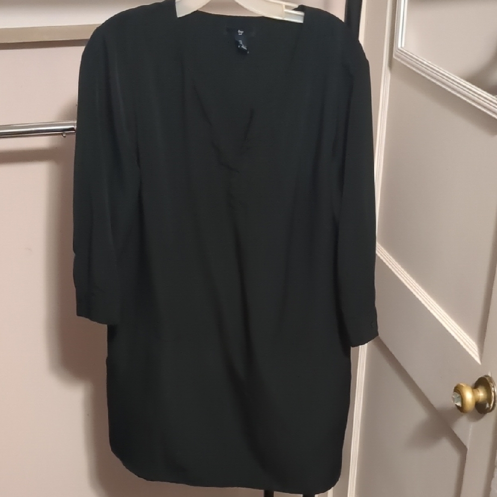 GAP Black Crewneck Top with Size Tag